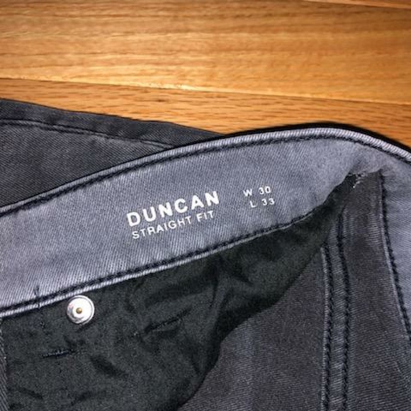 Elie Tahari Jeans - Picture 3 of 4